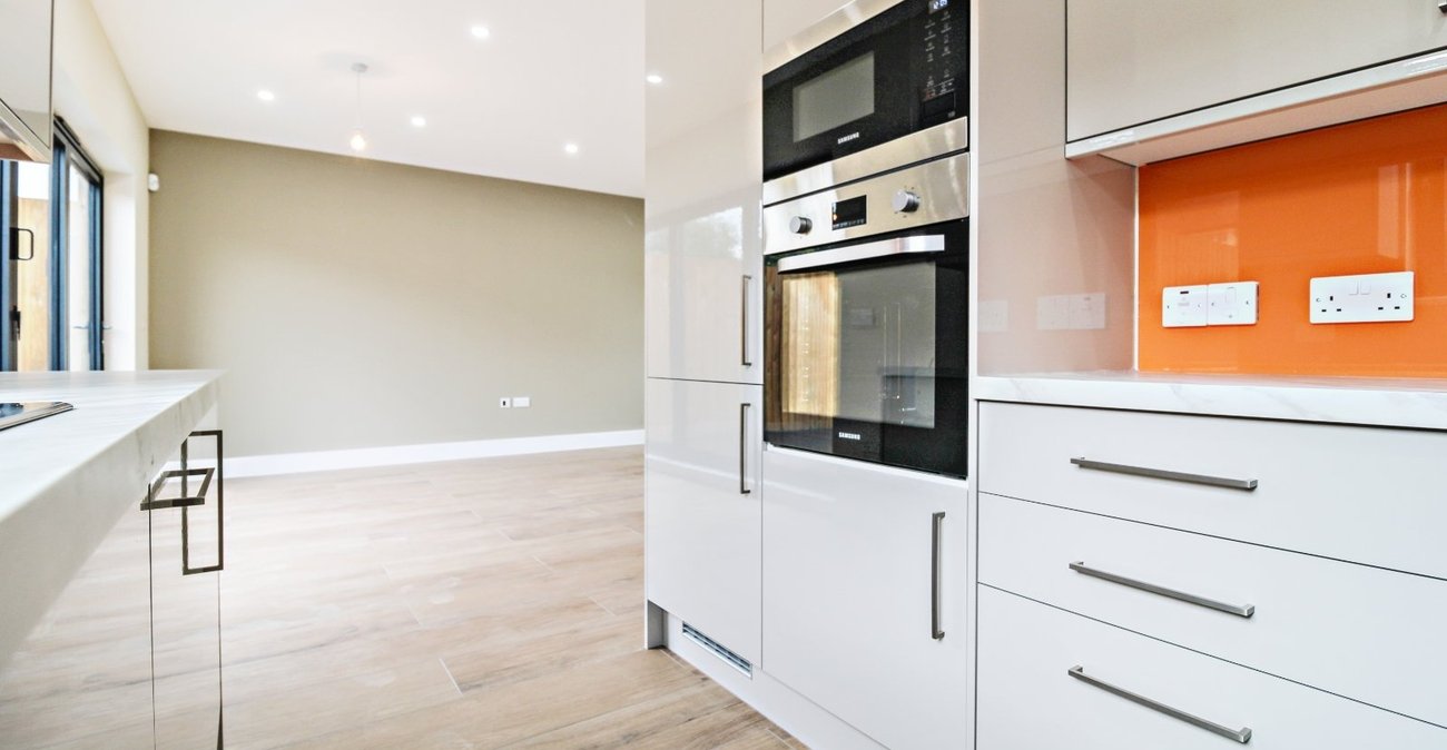 2 bedroom property to rent in Gravesend | Robinson Michael & Jackson