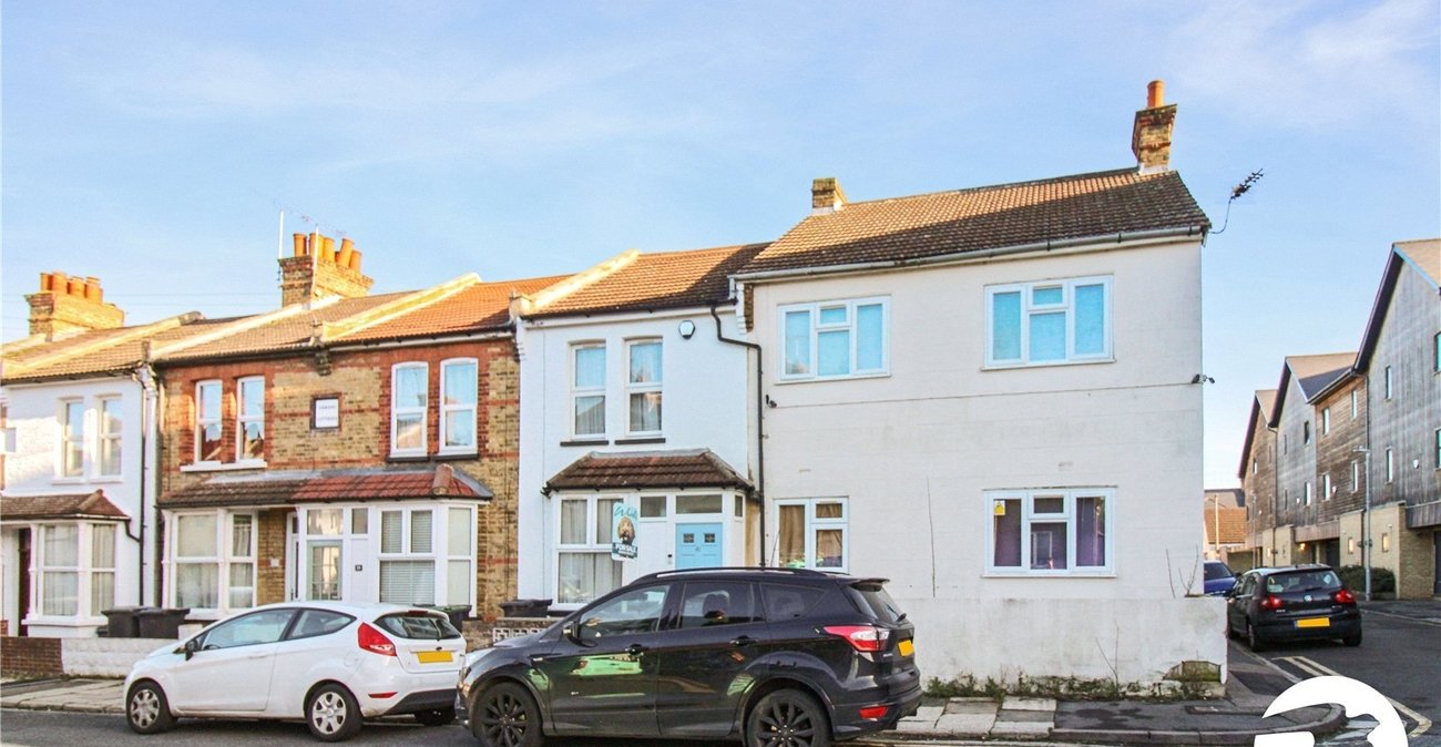 3 bedroom house to rent in Gravesend | Robinson Michael & Jackson