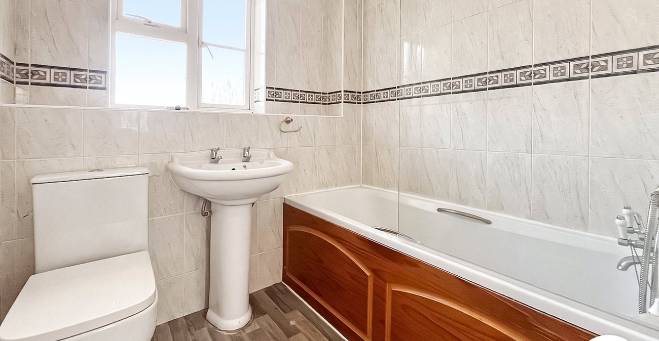 3 bedroom house to rent in Crayford | Robinson Jackson