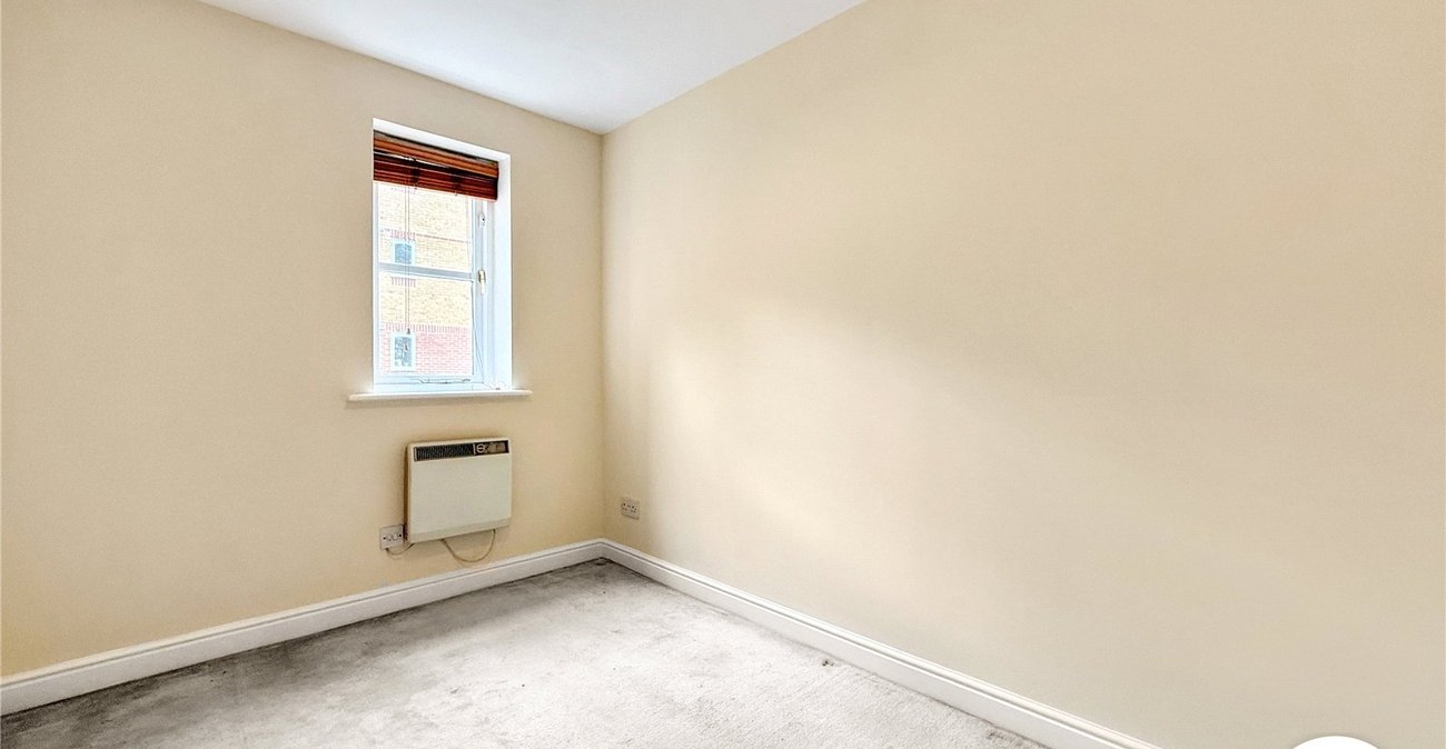 2 bedroom property to rent in London | Robinson Jackson