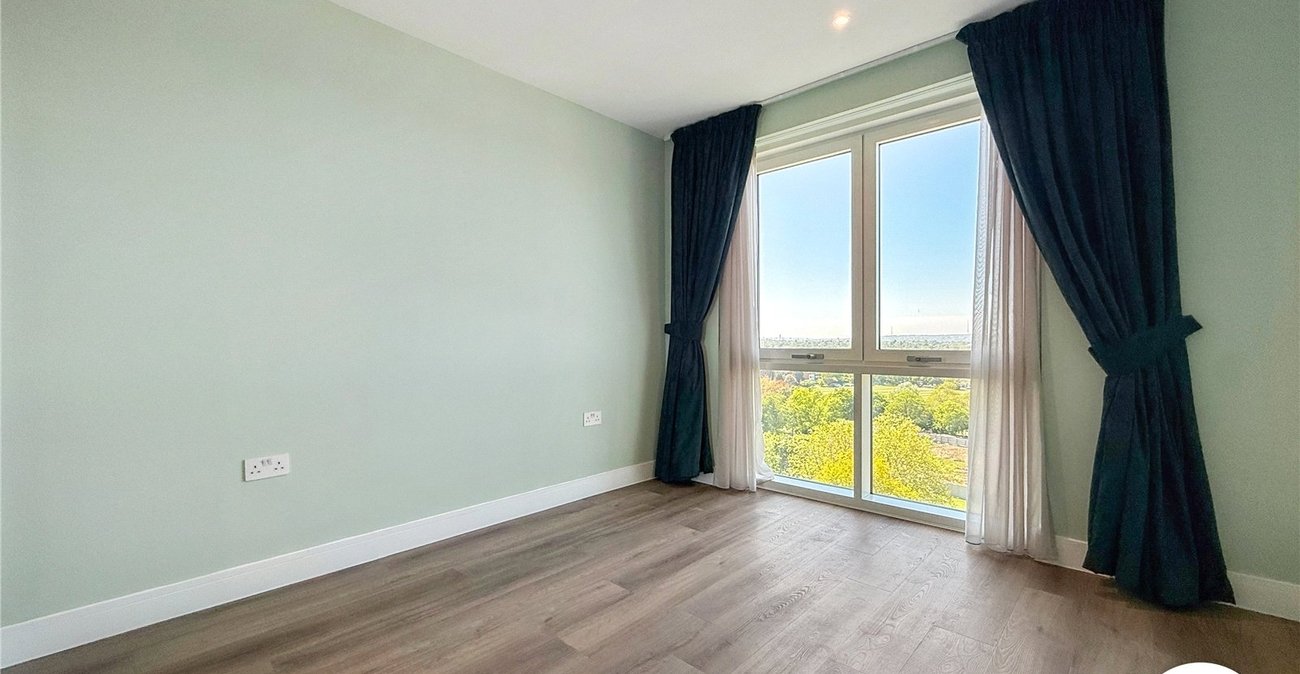 2 bedroom property to rent in London | Robinson Jackson