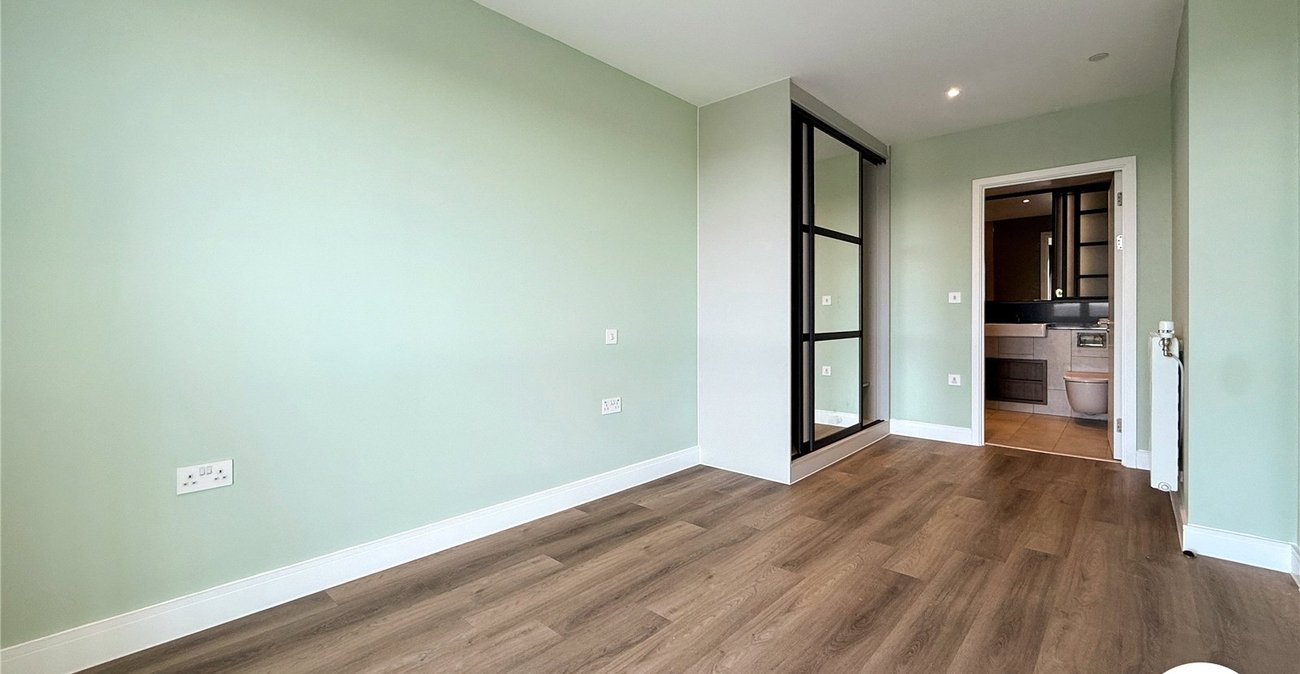 2 bedroom property to rent in London | Robinson Jackson