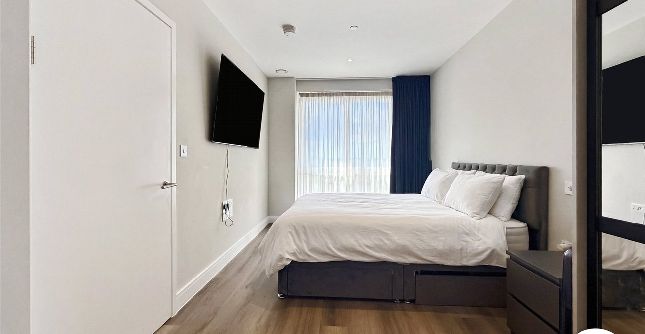 2 bedroom property to rent in London | Robinson Jackson