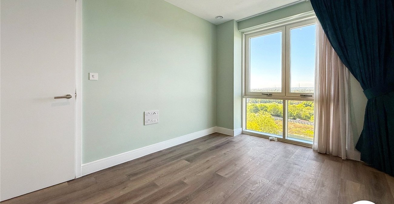2 bedroom property to rent in London | Robinson Jackson