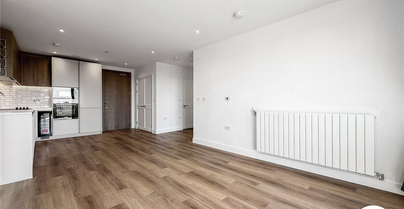2 bedroom property to rent in London | Robinson Jackson