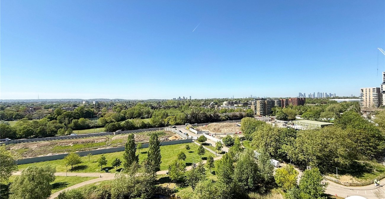 2 bedroom property to rent in London | Robinson Jackson