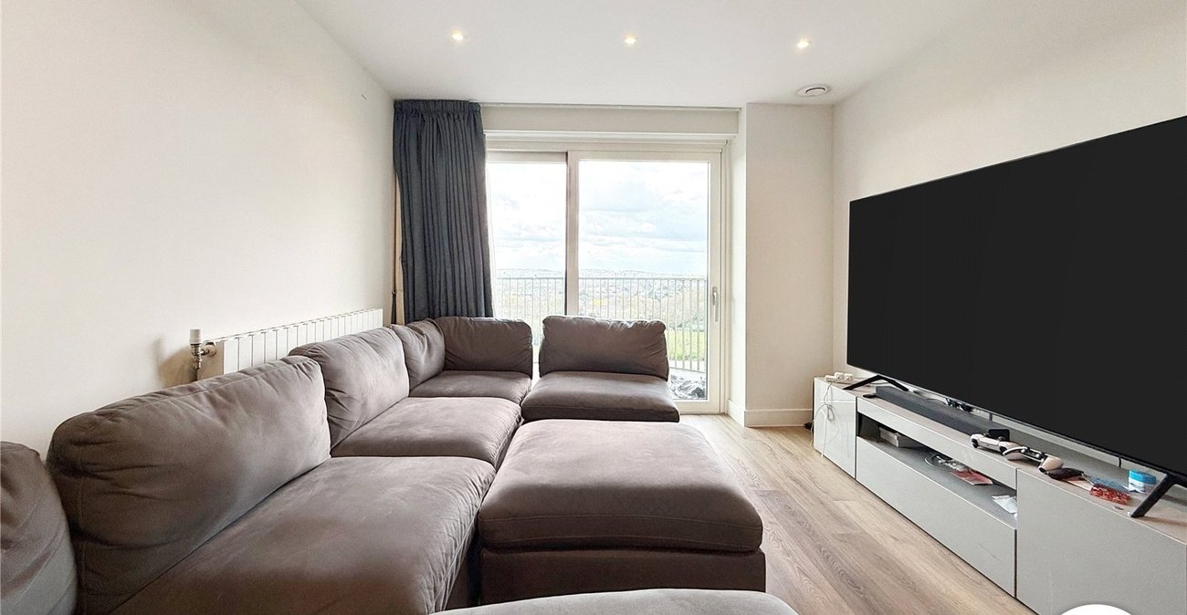 2 bedroom property to rent in London | Robinson Jackson