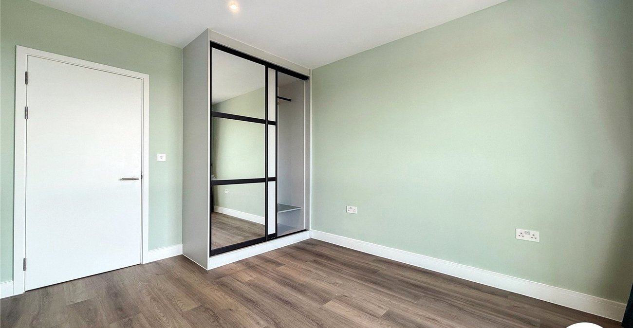 2 bedroom property to rent in London | Robinson Jackson