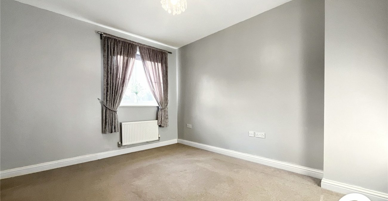 3 bedroom house to rent in Rainham | Robinson Michael & Jackson