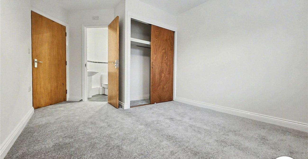 2 bedroom property to rent in Dartford | Robinson Jackson