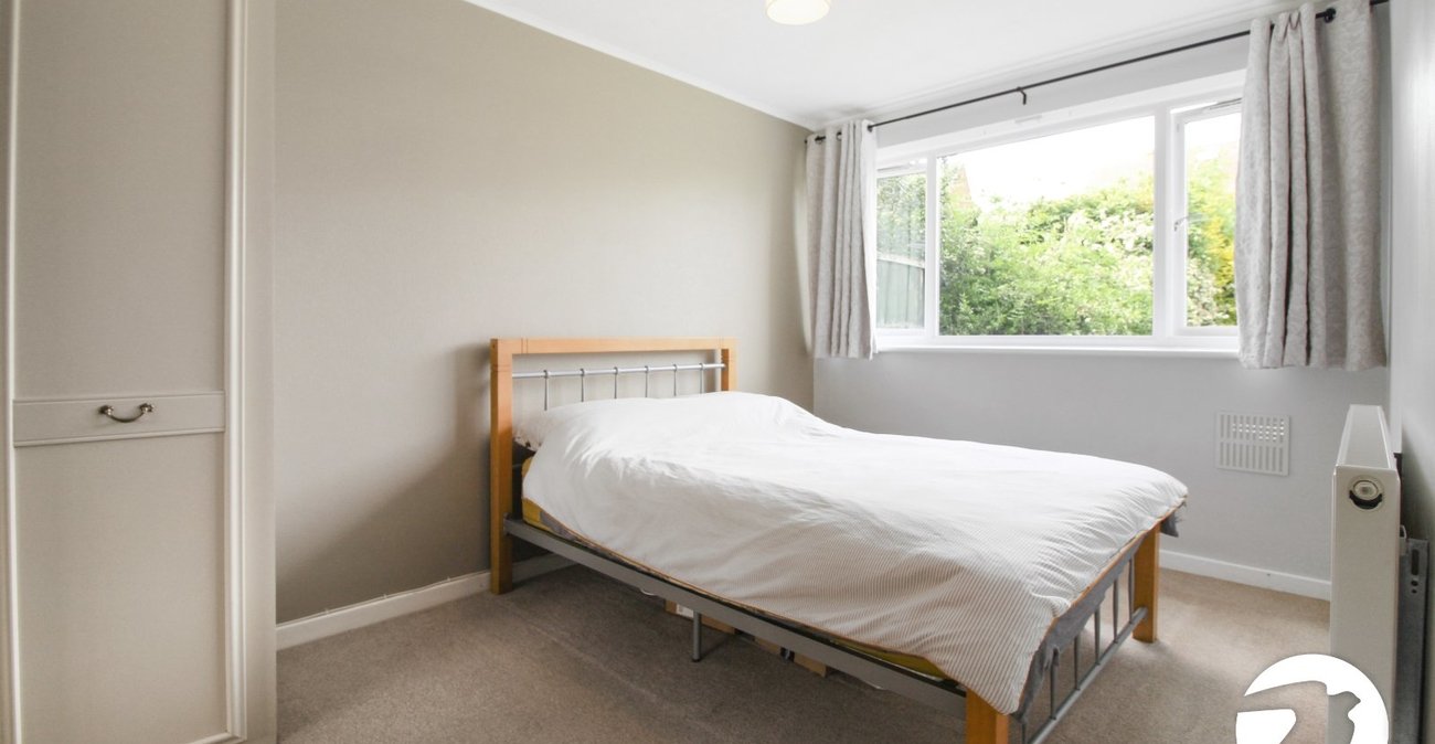 2 bedroom property to rent in London | Robinson Jackson
