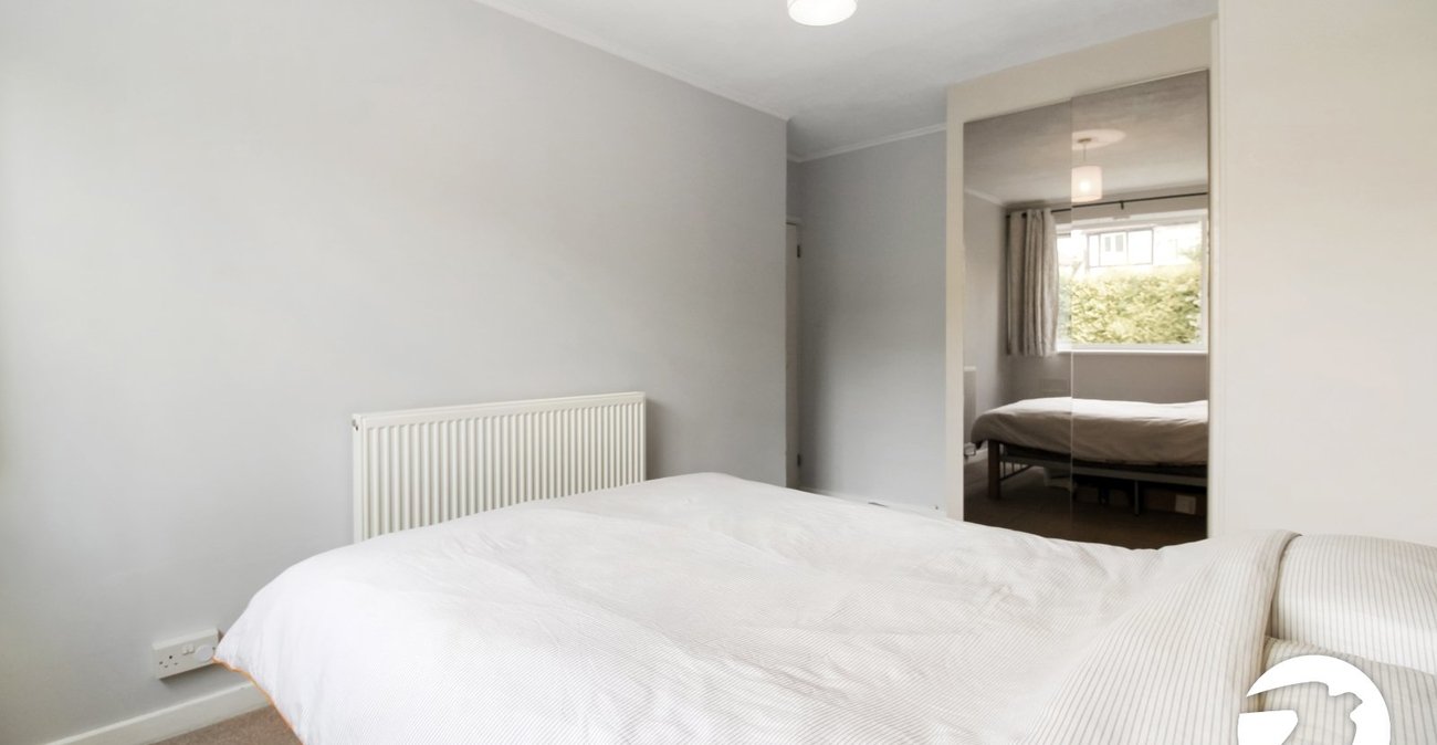 2 bedroom property to rent in London | Robinson Jackson