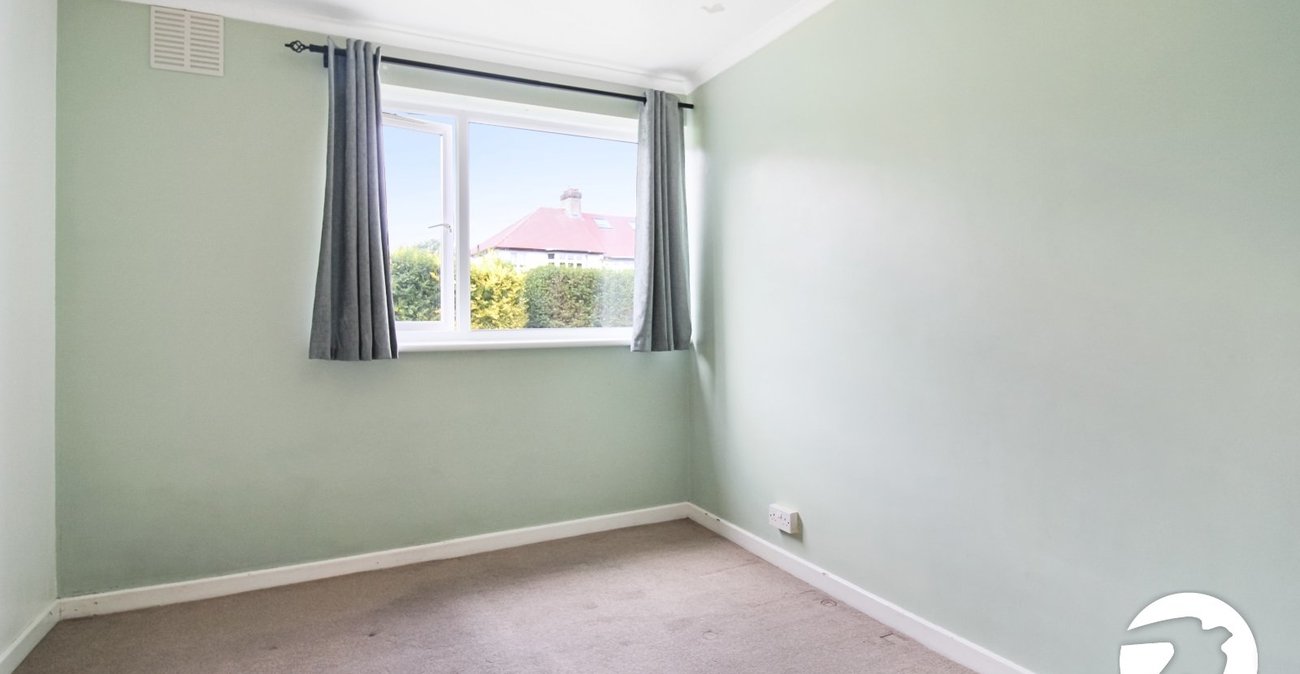 2 bedroom property to rent in London | Robinson Jackson