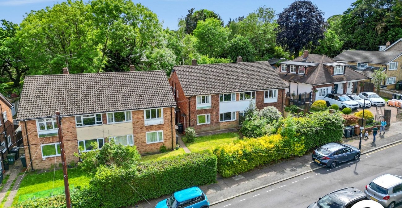 2 bedroom property to rent in London | Robinson Jackson