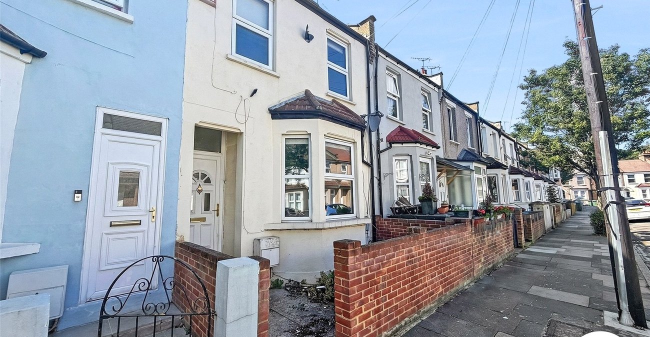 3 bedroom house to rent in London | 