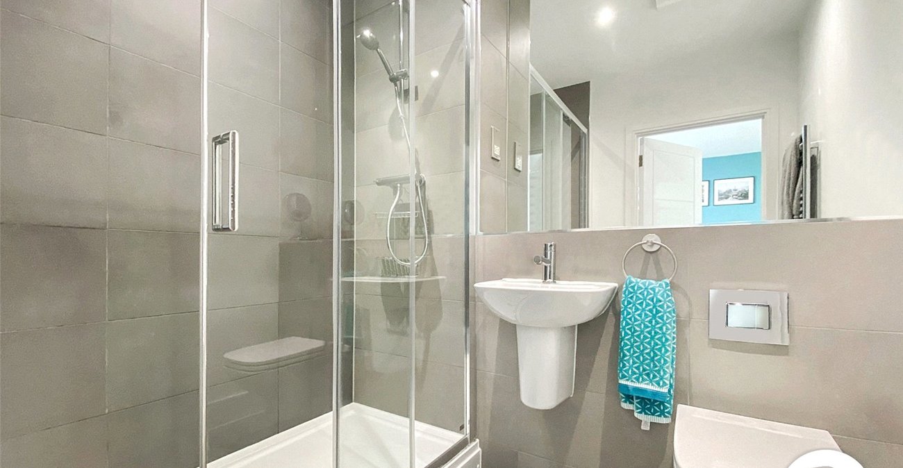 4 bedroom house to rent in Erith | Robinson Jackson