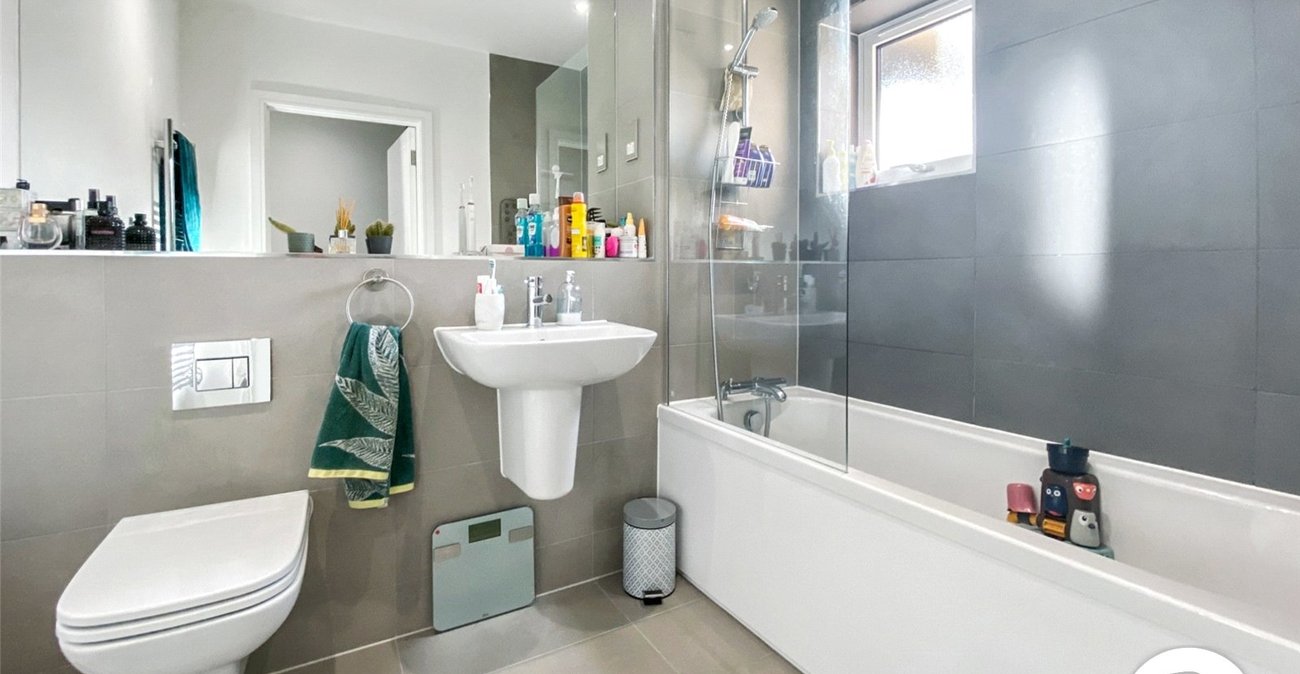 4 bedroom house to rent in Erith | Robinson Jackson