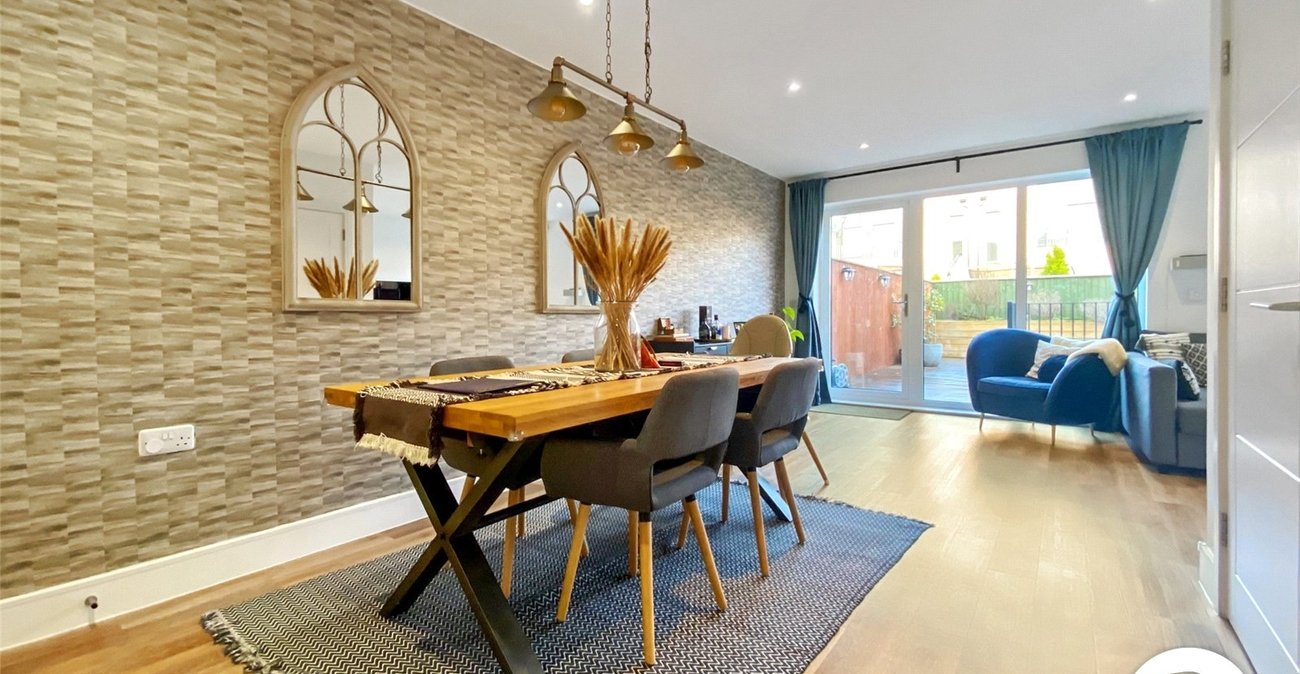 4 bedroom house to rent in Erith | Robinson Jackson