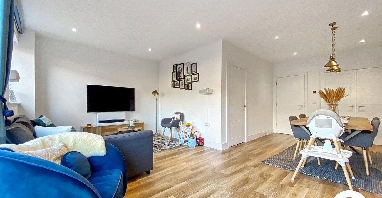 4 bedroom house to rent in Erith | Robinson Jackson