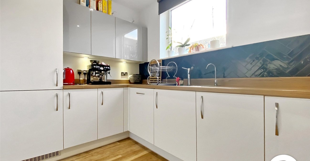 4 bedroom house to rent in Erith | Robinson Jackson