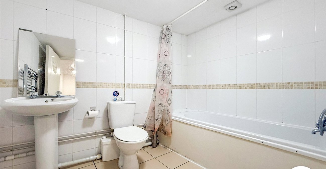 3 bedroom property to rent in Gillingham | Robinson Michael & Jackson