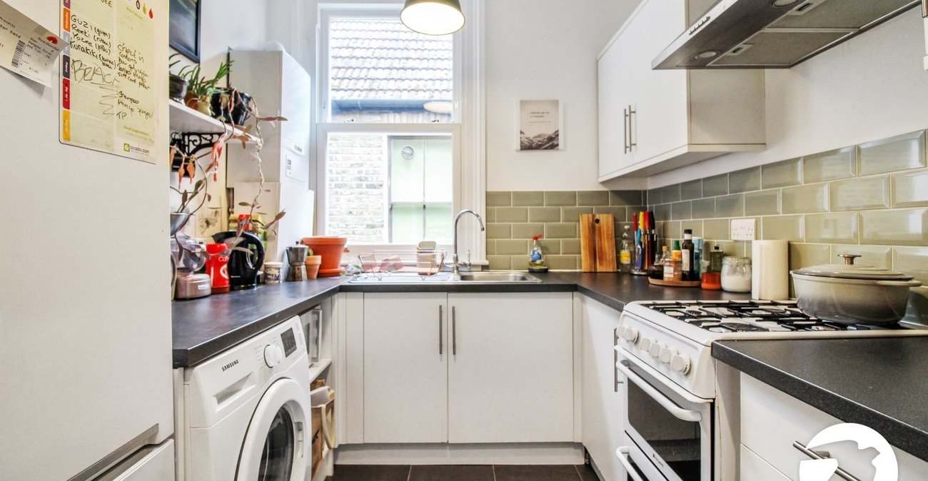 2 bedroom property to rent in Catford | Robinson Jackson