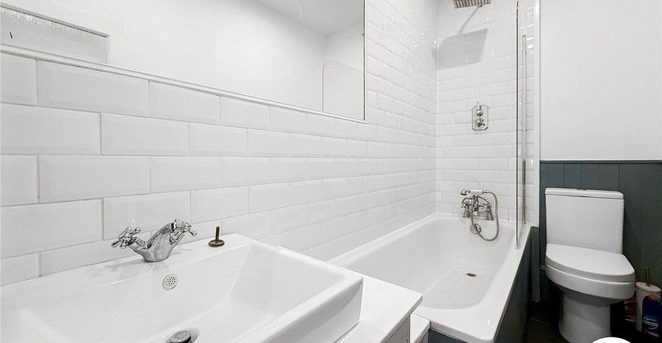 2 bedroom property to rent in Catford | Robinson Jackson