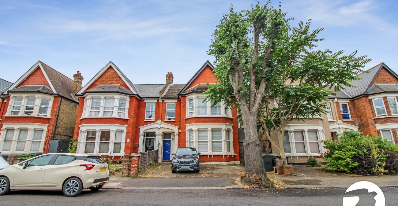 2 bedroom property to rent in Catford | Robinson Jackson