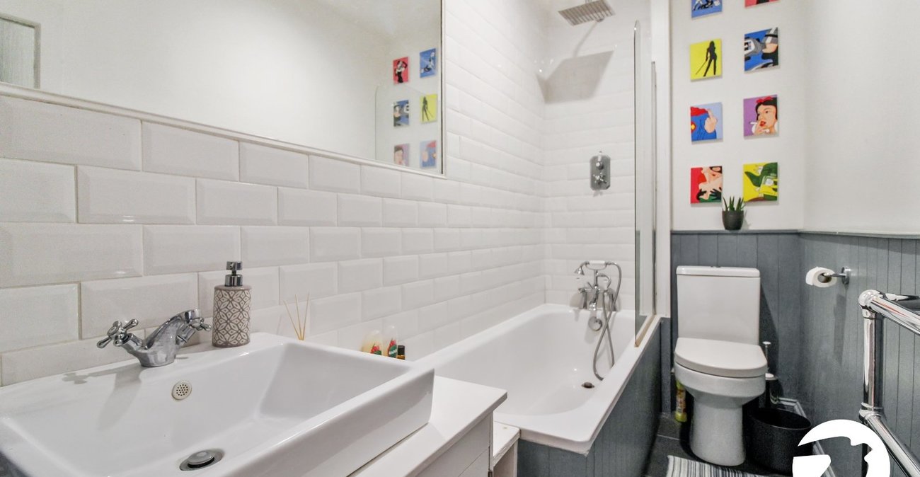 2 bedroom property to rent in Catford | Robinson Jackson