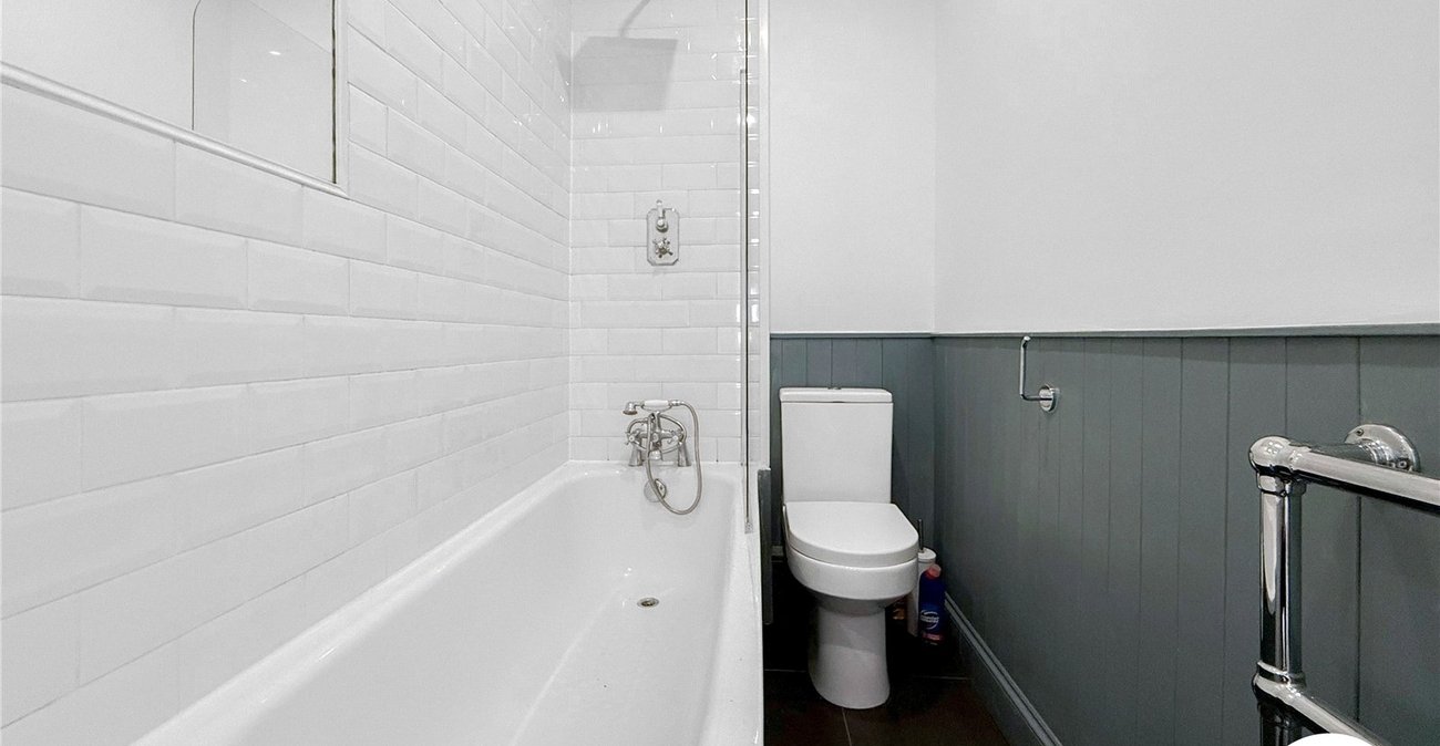 2 bedroom property to rent in Catford | Robinson Jackson