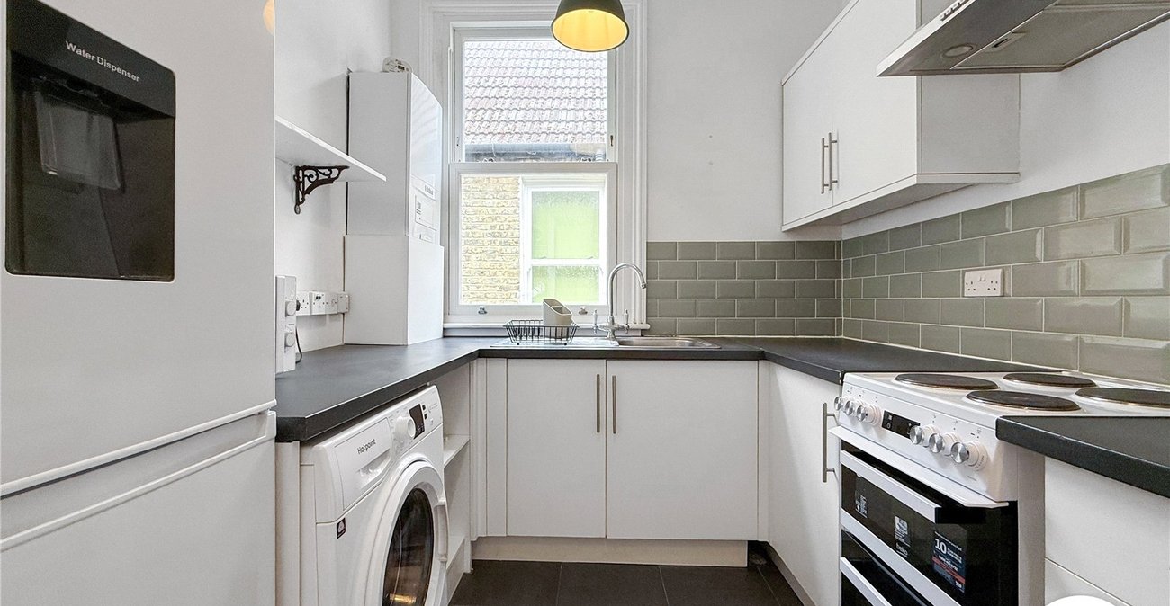2 bedroom property to rent in Catford | Robinson Jackson