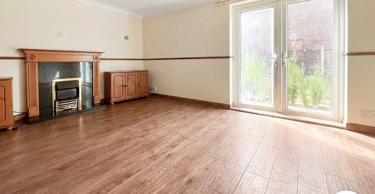 4 bedroom house to rent in Erith | Robinson Jackson