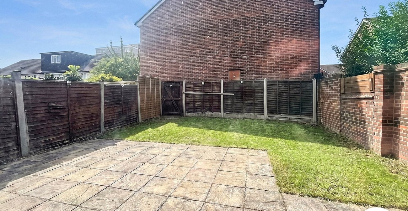 4 bedroom house to rent in Erith | Robinson Jackson