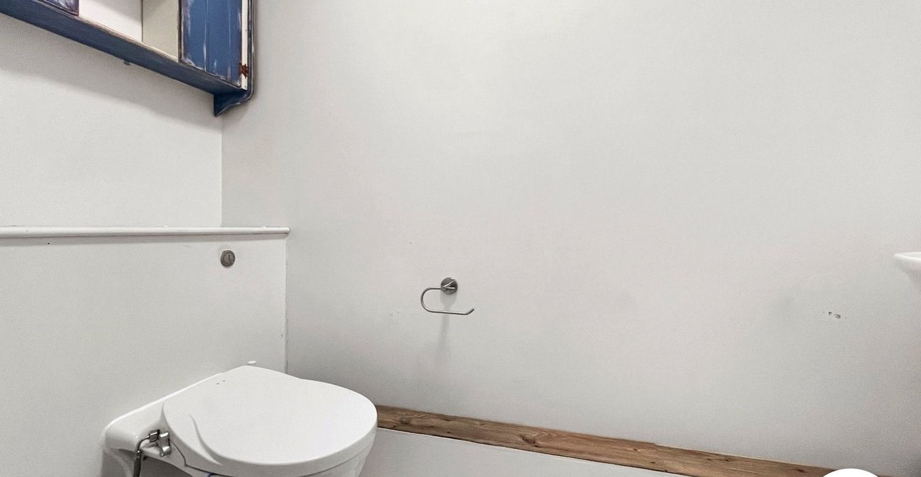 2 bedroom property to rent in Chatham | Robinson Michael & Jackson