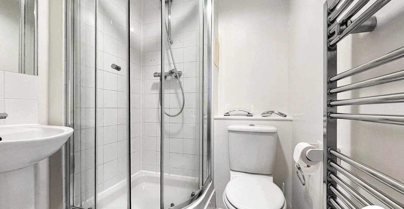 2 bedroom property to rent in Chatham | Robinson Michael & Jackson