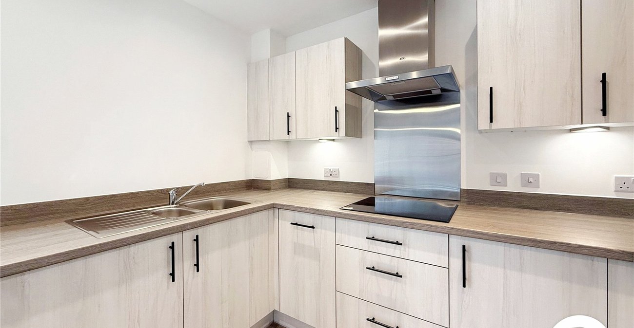 2 bedroom property to rent in Kings Hill | Robinson Michael & Jackson