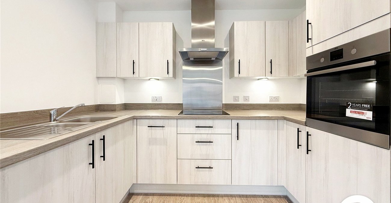 2 bedroom property to rent in Kings Hill | Robinson Michael & Jackson