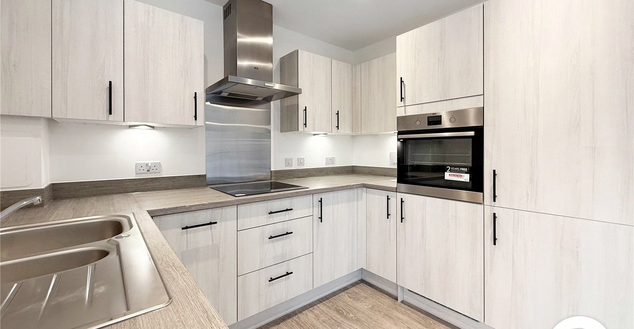 2 bedroom property to rent in Kings Hill | Robinson Michael & Jackson