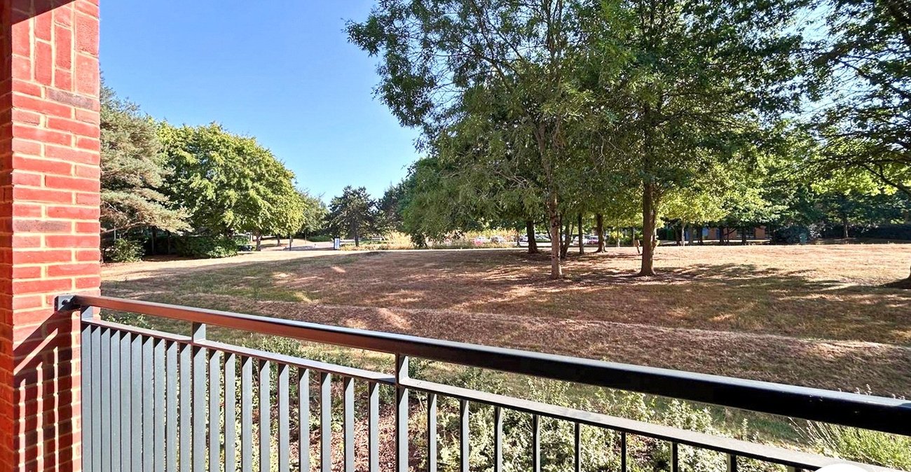 2 bedroom property to rent in Kings Hill | Robinson Michael & Jackson