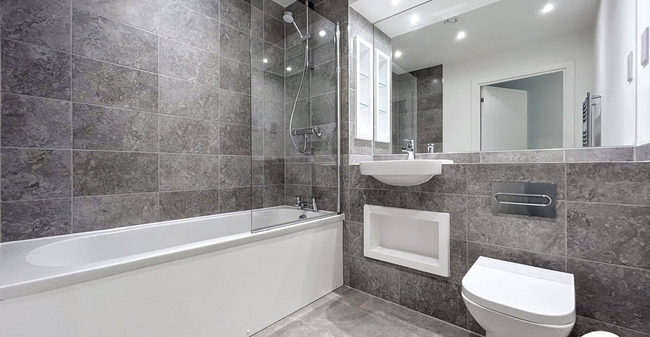 2 bedroom property to rent in Kings Hill | Robinson Michael & Jackson