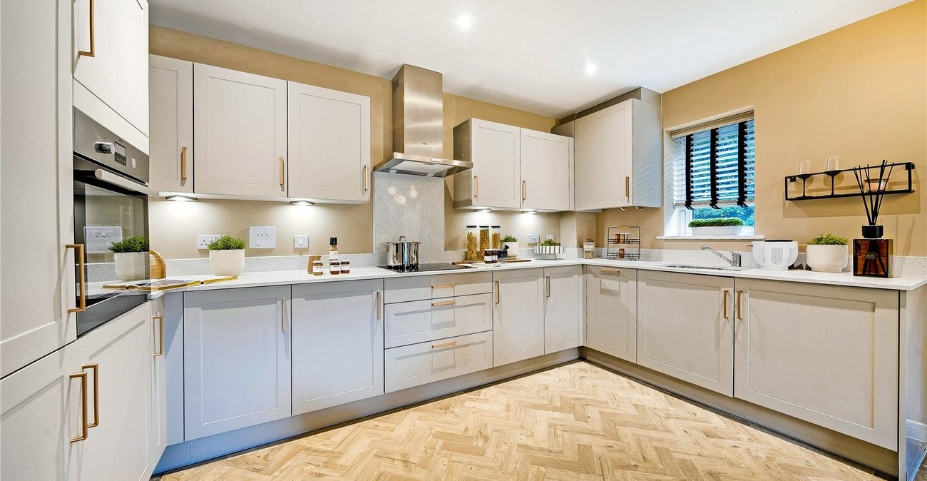 2 bedroom property to rent in Kings Hill | Robinson Michael & Jackson