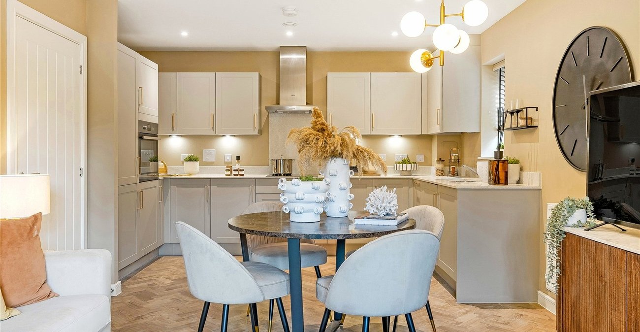 2 bedroom property to rent in Kings Hill | Robinson Michael & Jackson