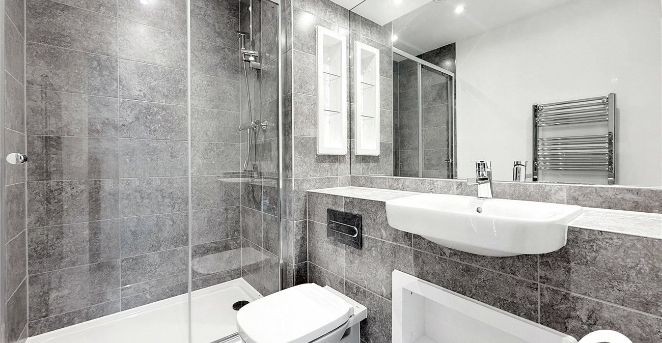 2 bedroom property to rent in Kings Hill | Robinson Michael & Jackson