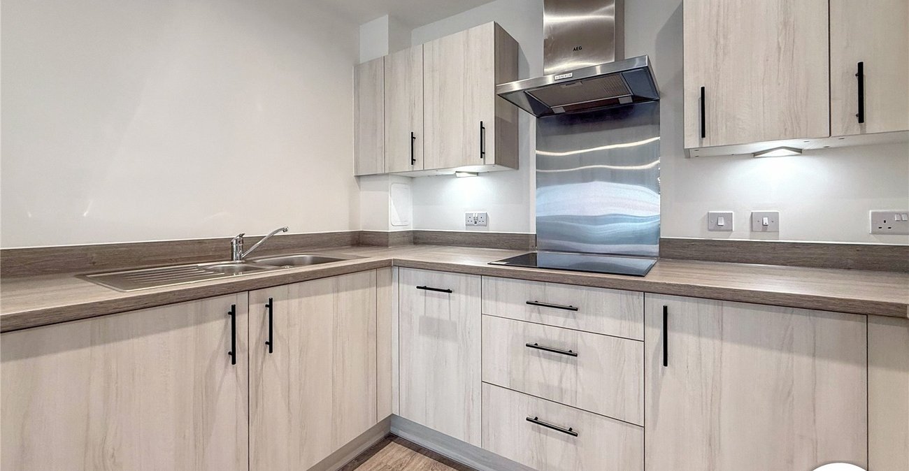 2 bedroom property to rent in Kings Hill | Robinson Michael & Jackson