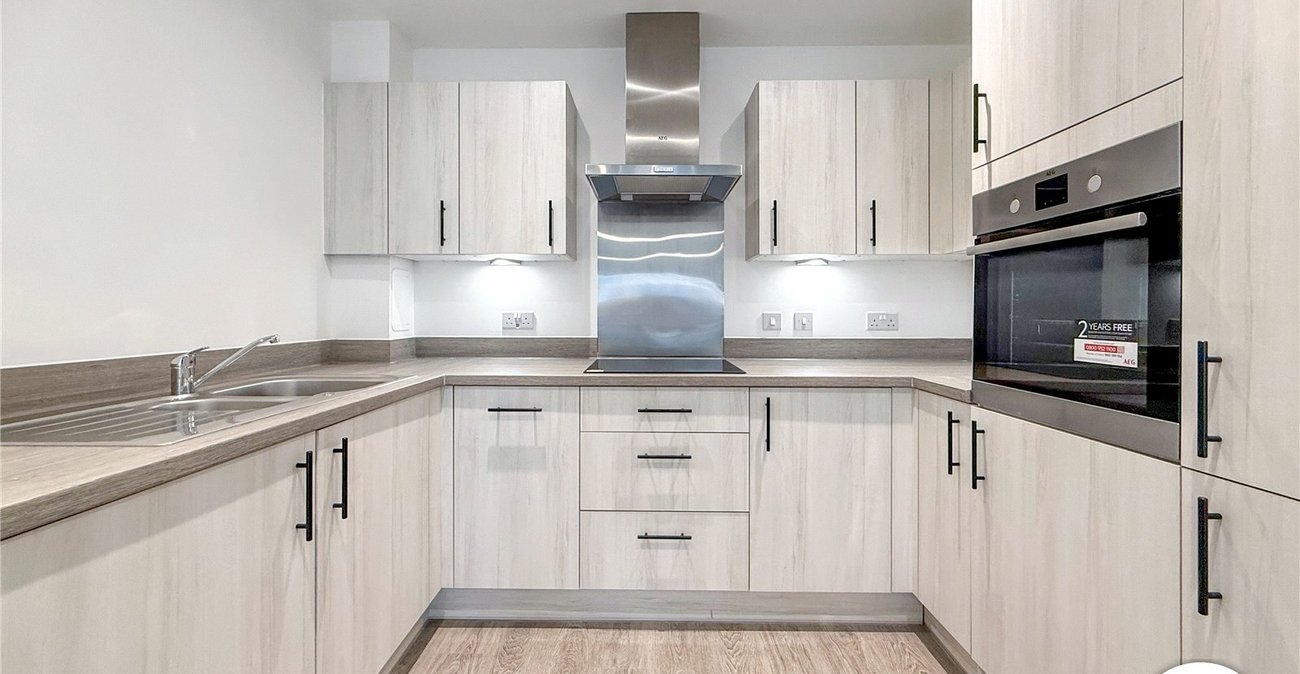 2 bedroom property to rent in Kings Hill | Robinson Michael & Jackson