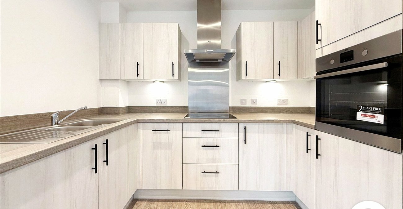 2 bedroom property to rent in Kings Hill | Robinson Michael & Jackson