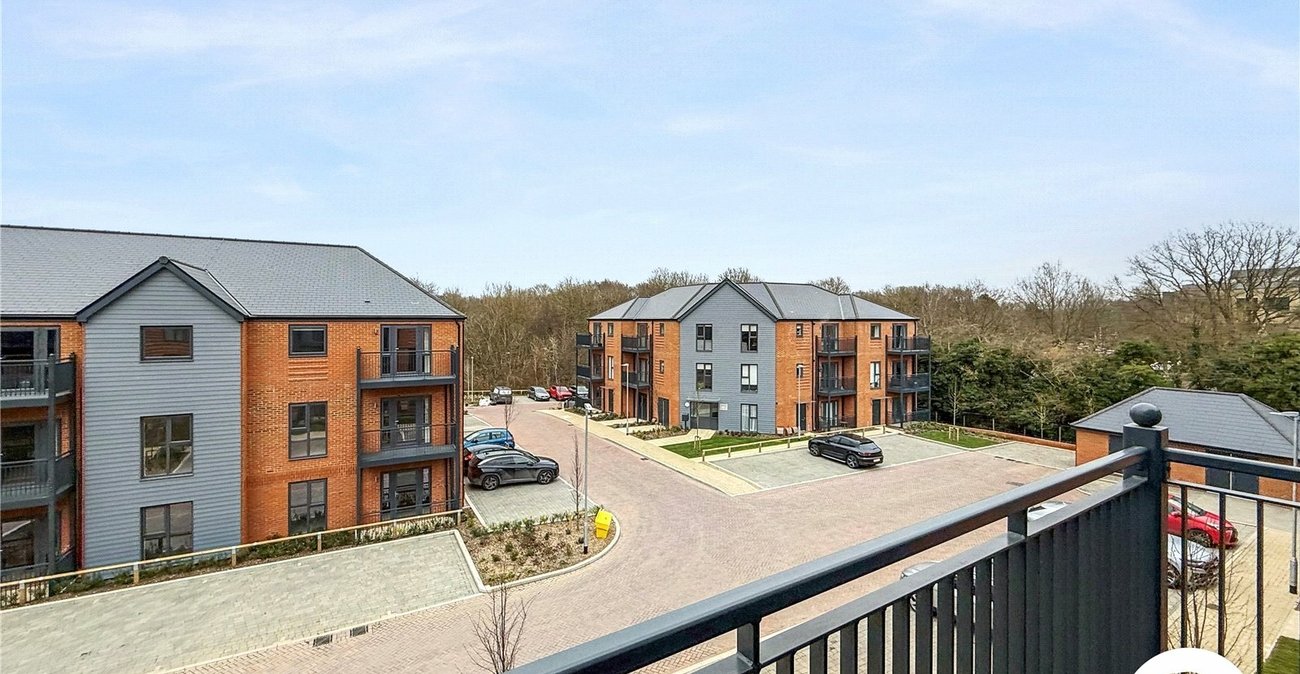 2 bedroom property to rent in Kings Hill | Robinson Michael & Jackson