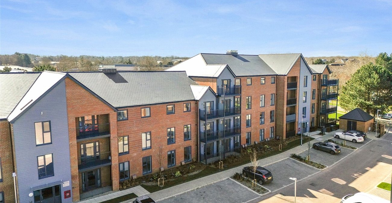 2 bedroom property to rent in Kings Hill | Robinson Michael & Jackson