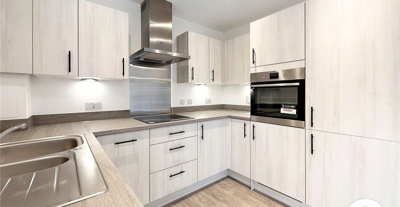 2 bedroom property to rent in Kings Hill | Robinson Michael & Jackson