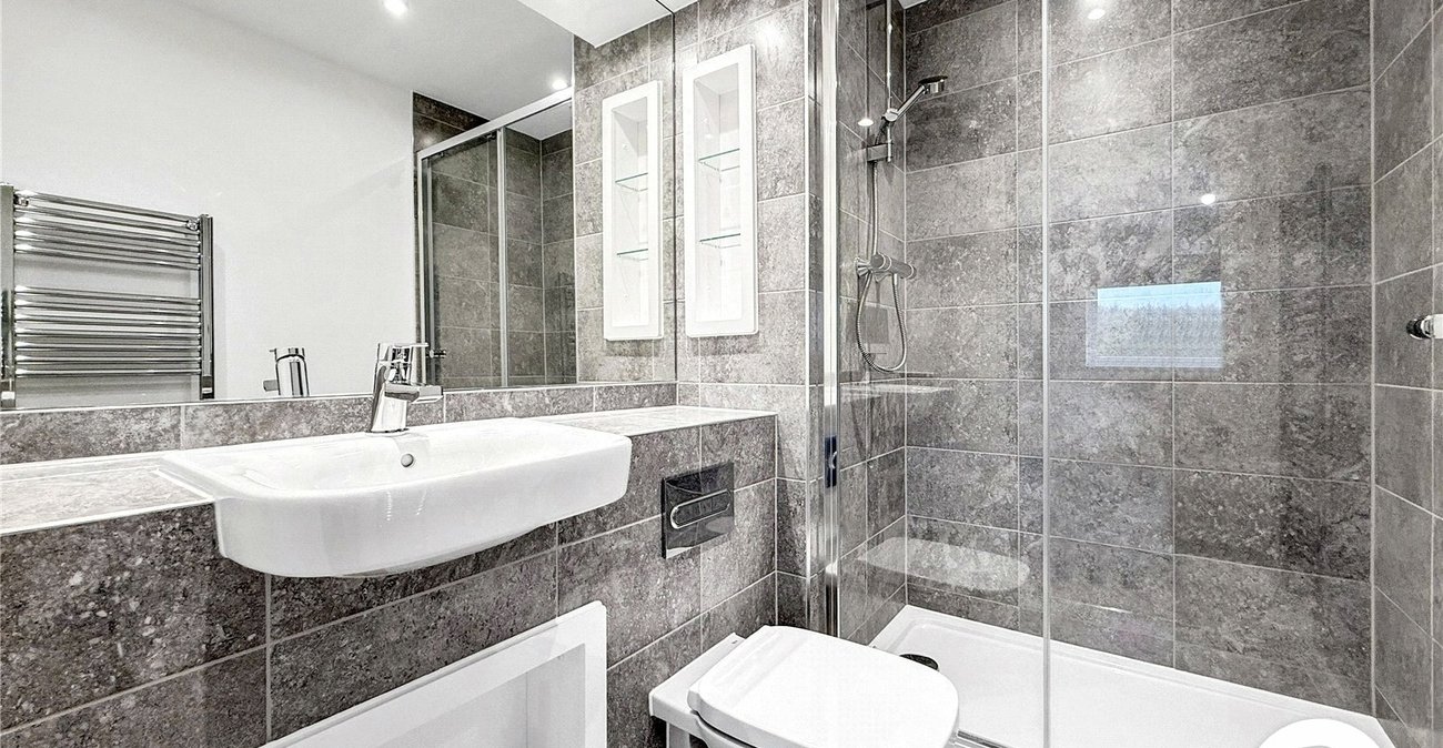 2 bedroom property to rent in Kings Hill | Robinson Michael & Jackson